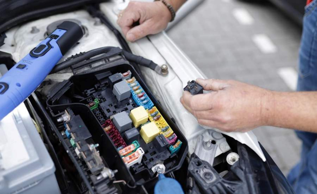 10 car maintenance tips to save money