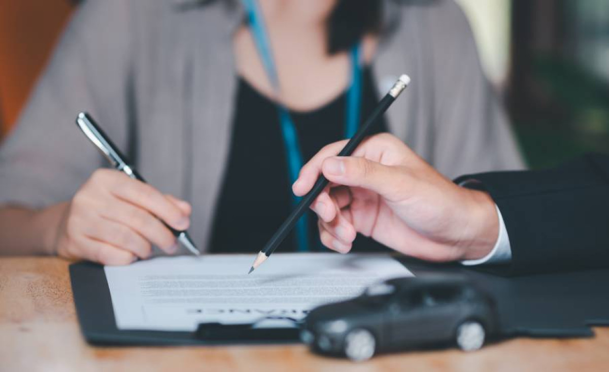 The Pros and Cons of Refinancing Your Car Loan